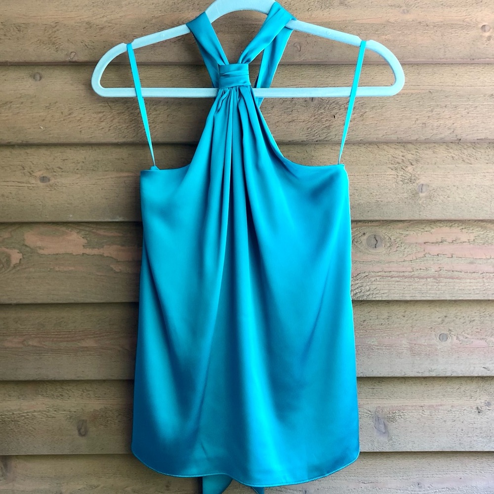 💙 NWT WHBM KNOTTED HALTER TOP